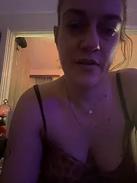 Snapshot of _linarose chatting on February 2025 10:11:01 PM linarose online show from February 2025 10:11:01 PM