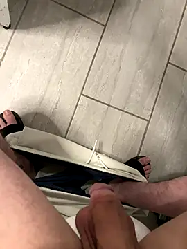 Snapshot of bigbeast19393 chatting on November 2025 04:33:02 AM bigbeast19393 online show from November 2025 04:33:02 AM