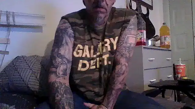 Snapshot of CandiedPompano chatting on June 2026 01:44:01 AM CandiedPompano online show from June 2026 01:44:01 AM