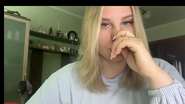 Thalia  Star online show from April 2026 10:00:02 AM