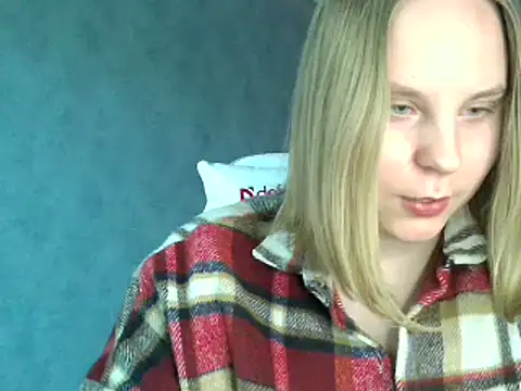 Snapshot of Thalia__Star chatting on March 2025 08:46:01 AM Thalia Star online show from March 2025 08:46:01 AM