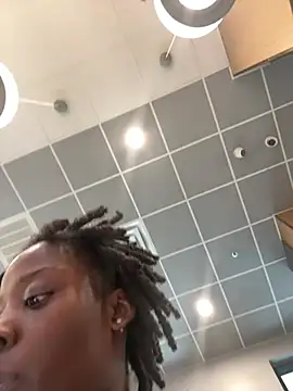 choclatepeaach online show from March 2026 08:27:02 PM