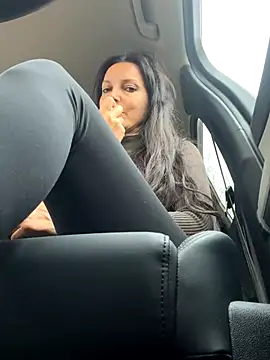 -OLYA- online show from November 2025 10:41:02 AM