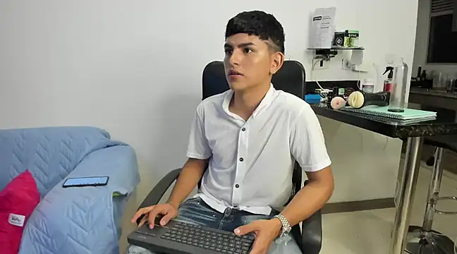 Snapshot of Lyam_ap chatting on January 2025 06:56:01 AM Lyam ap online show from January 2025 06:56:01 AM