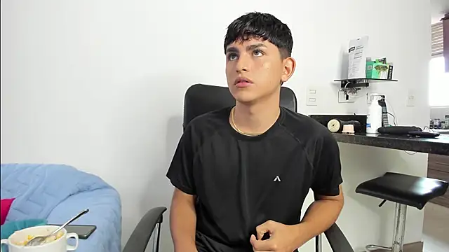 Snapshot of Lyam_ap chatting on February 2025 03:54:01 PM Lyam ap online show from February 2025 03:54:01 PM