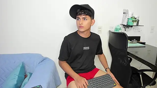 Snapshot of Lyam_ap chatting on February 2025 05:30:02 AM Lyam ap online show from February 2025 05:30:02 AM