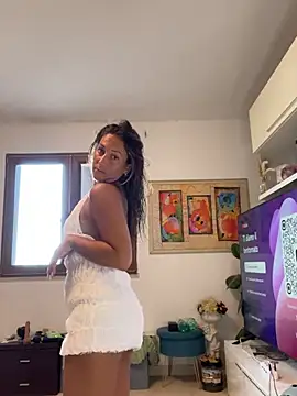 feetqueen96 online show from June 2026 04:18:02 PM