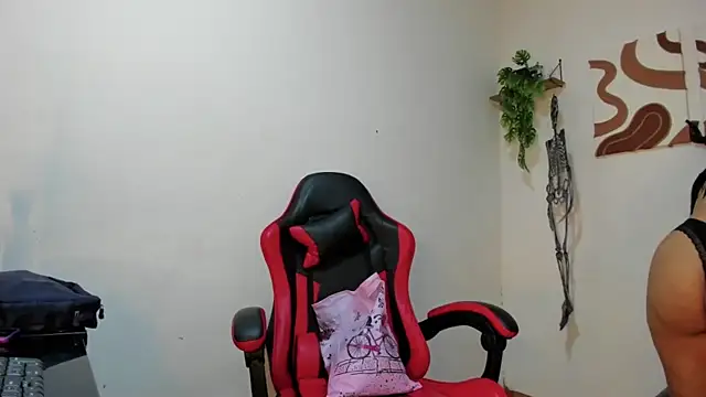 Caro kitty- online show from October 2025 12:24:01 PM