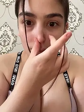 Snapshot of StormBeverly chatting on November 2025 07:57:02 AM StormBeverly online show from November 2025 07:57:02 AM