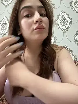 StormBeverly online show from April 2026 05:56:02 AM