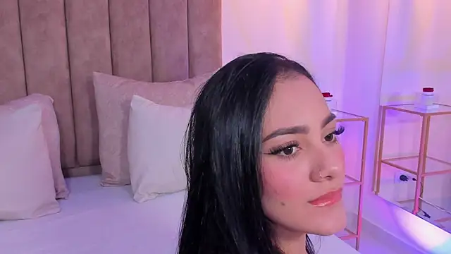 mallie quinn online show from April 2026 01:40:01 PM