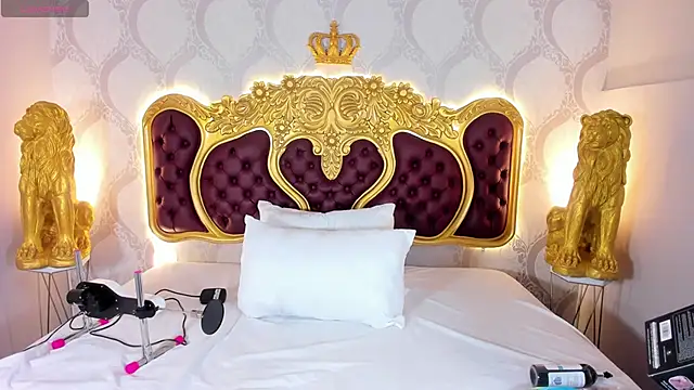 KendralHolson online show from October 2025 04:33:01 AM