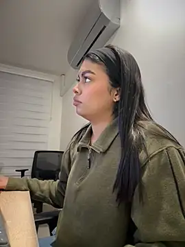 jennifer oliveira online show from December 2025 06:34:02 AM