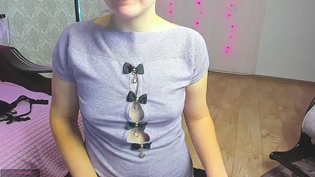 Miss Elsa  online show from March 2025 12:26:01 PM