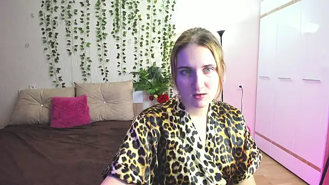 Miss Elsa  online show from December 2025 02:30:02 PM