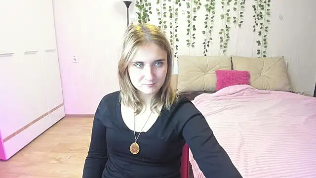 Miss Elsa  online show from October 2025 01:14:02 PM