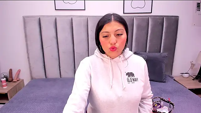 Emmy-Turnner online show from October 2025 12:06:02 PM