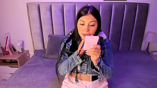 Emmy-Turnner online show from December 2025 11:44:02 AM