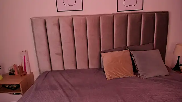 Emmy-Turnner online show from November 2025 11:54:01 AM