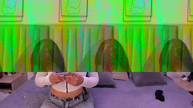 Emmy-Turnner online show from November 2025 02:32:01 PM