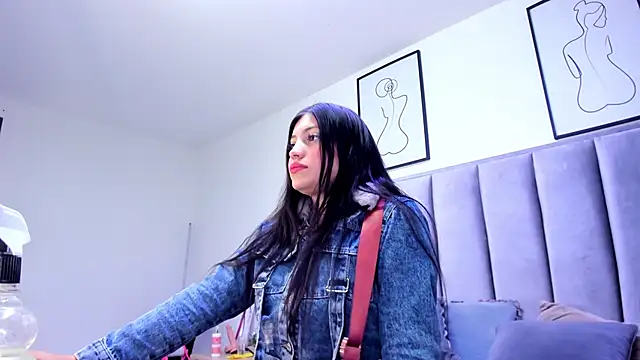 Laiia Page online show from December 2025 12:20:02 PM