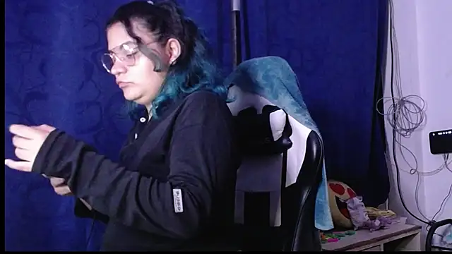 gigiqueen 18 online show from November 2025 04:05:02 AM