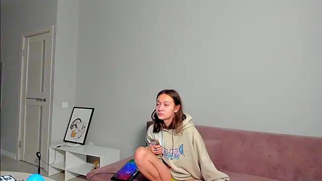 Snapshot of EllaSky_xoxo chatting on February 2025 03:00:02 AM EllaSky xoxo online show from February 2025 03:00:02 AM