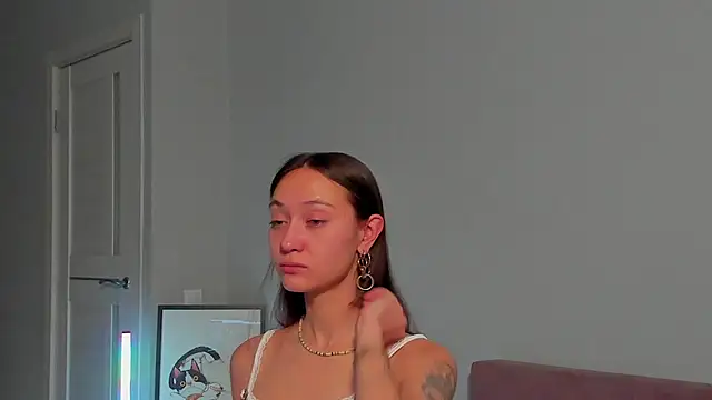 Snapshot of EllaSky_xoxo chatting on December 2024 11:57:01 PM EllaSky xoxo online show from December 2024 11:57:01 PM