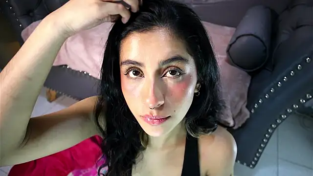 Snapshot of Alyssa_jones chatting on May 2026 04:01:01 AM Alyssa jones online show from May 2026 04:01:01 AM