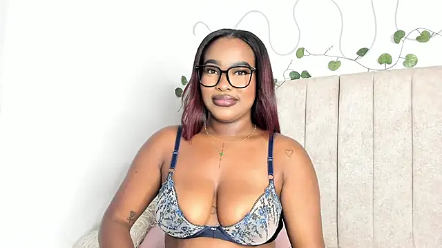 Kaseydelvey online show from March 2026 06:22:02 PM