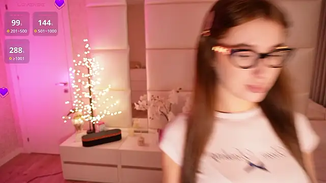 Lilly Colins online show from March 2026 08:30:01 PM