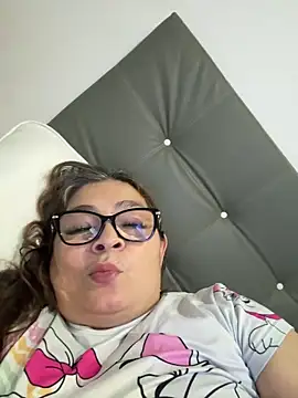 Snapshot of AntonellaAlondra4 chatting on June 2026 04:34:01 AM AntonellaAlondra4 online show from June 2026 04:34:01 AM