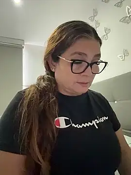 Snapshot of AntonellaAlondra4 chatting on May 2026 12:50:01 PM AntonellaAlondra4 online show from May 2026 12:50:01 PM