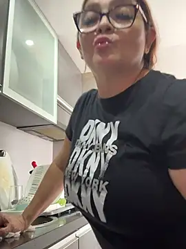 Snapshot of AntonellaAlondra4 chatting on May 2026 01:31:02 PM AntonellaAlondra4 online show from May 2026 01:31:02 PM