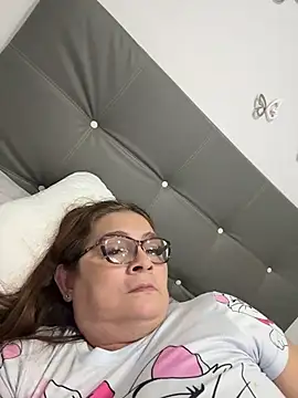 Snapshot of AntonellaAlondra4 chatting on February 2026 03:07:02 AM AntonellaAlondra4 online show from February 2026 03:07:02 AM