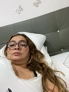 Snapshot of AntonellaAlondra4 chatting on March 2025 12:03:02 PM AntonellaAlondra4 online show from March 2025 12:03:02 PM