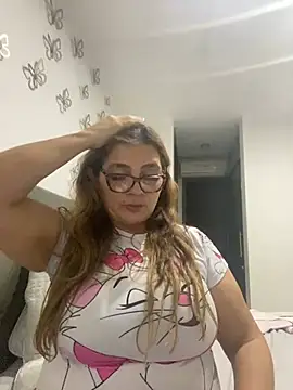 Snapshot of AntonellaAlondra4 chatting on March 2025 04:56:01 AM AntonellaAlondra4 online show from March 2025 04:56:01 AM