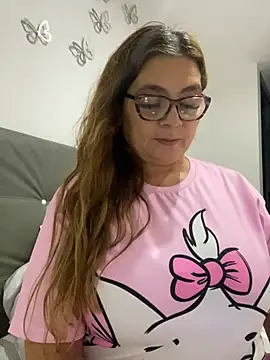 Snapshot of AntonellaAlondra4 chatting on February 2025 03:54:01 AM AntonellaAlondra4 online show from February 2025 03:54:01 AM