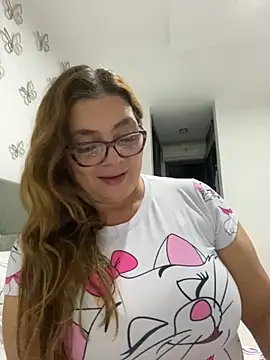Snapshot of AntonellaAlondra4 chatting on February 2025 04:24:02 AM AntonellaAlondra4 online show from February 2025 04:24:02 AM