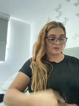 Snapshot of AntonellaAlondra4 chatting on February 2025 07:27:02 PM AntonellaAlondra4 online show from February 2025 07:27:02 PM