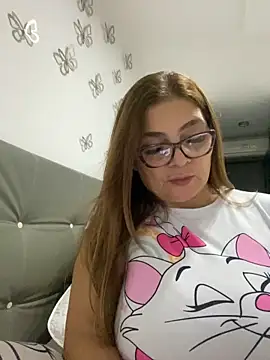 Snapshot of AntonellaAlondra4 chatting on March 2025 03:29:01 AM AntonellaAlondra4 online show from March 2025 03:29:01 AM