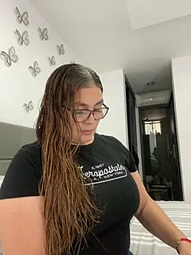 Snapshot of AntonellaAlondra4 chatting on February 2025 04:03:01 PM AntonellaAlondra4 online show from February 2025 04:03:01 PM