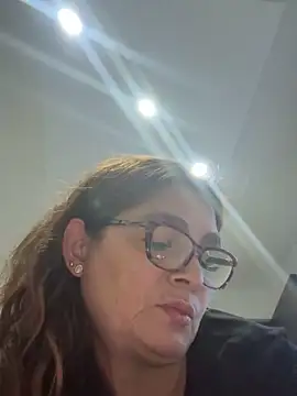 Snapshot of AntonellaAlondra4 chatting on October 2025 10:45:01 PM AntonellaAlondra4 online show from October 2025 10:45:01 PM