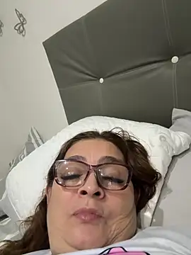 Snapshot of AntonellaAlondra4 chatting on September 2025 03:28:01 AM AntonellaAlondra4 online show from September 2025 03:28:01 AM