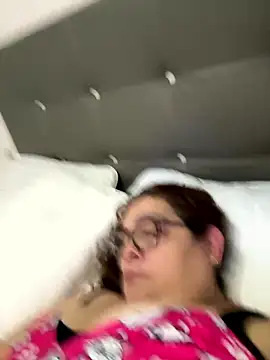 Snapshot of AntonellaAlondra4 chatting on January 2026 10:33:02 AM AntonellaAlondra4 online show from January 2026 10:33:02 AM