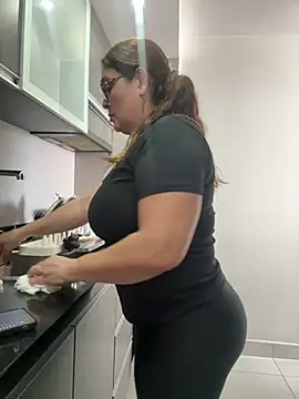 Snapshot of AntonellaAlondra4 chatting on January 2026 03:37:02 PM AntonellaAlondra4 online show from January 2026 03:37:02 PM