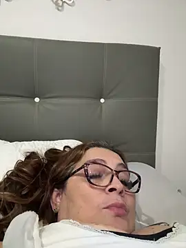 Snapshot of AntonellaAlondra4 chatting on February 2026 03:37:01 AM AntonellaAlondra4 online show from February 2026 03:37:01 AM