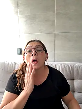 Snapshot of AntonellaAlondra4 chatting on October 2025 03:22:02 PM AntonellaAlondra4 online show from October 2025 03:22:02 PM