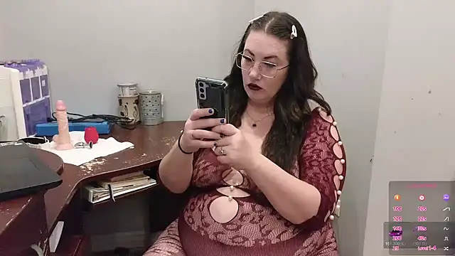 Snapshot of ThickGirlsDoItBetter chatting on January 2026 11:03:02 PM ThickGirlsDoItBetter online show from January 2026 11:03:02 PM