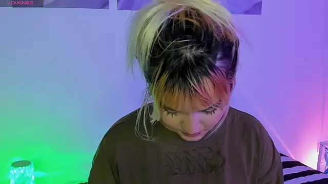 Snapshot of Pretty__zoe chatting on March 2025 11:09:01 PM Pretty  zoe online show from March 2025 11:09:01 PM